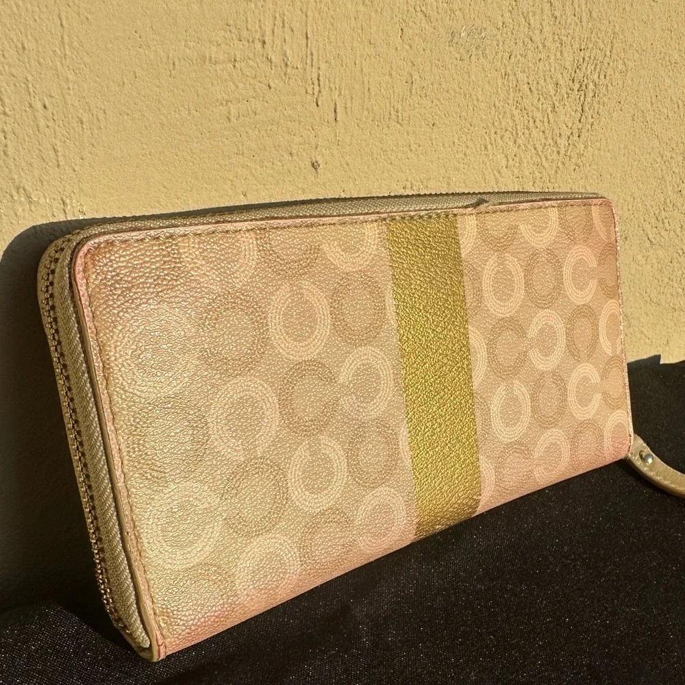 Coach Optic C’s Tan and Gold Wallet - Picture 5 of 7